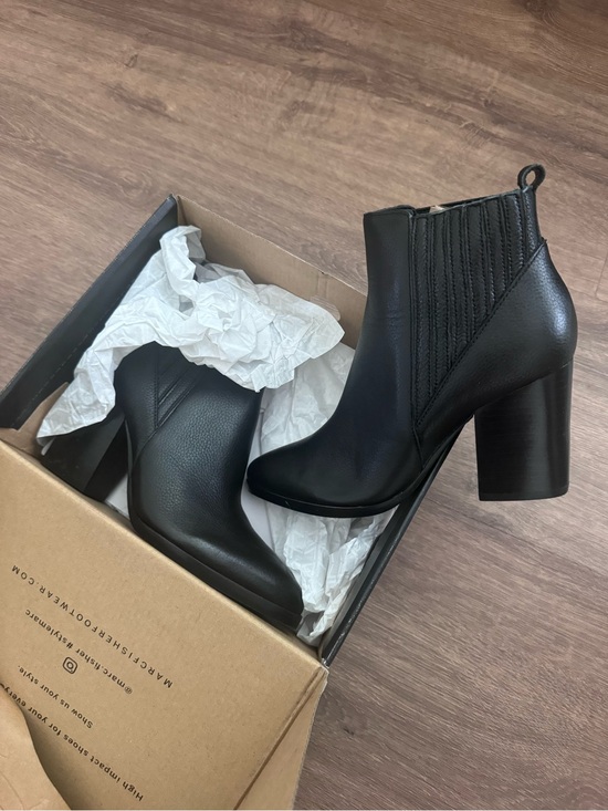 Marc Fisher Shoes - NWT Marc Fisher Alva Black Block Heel Ankle Booties